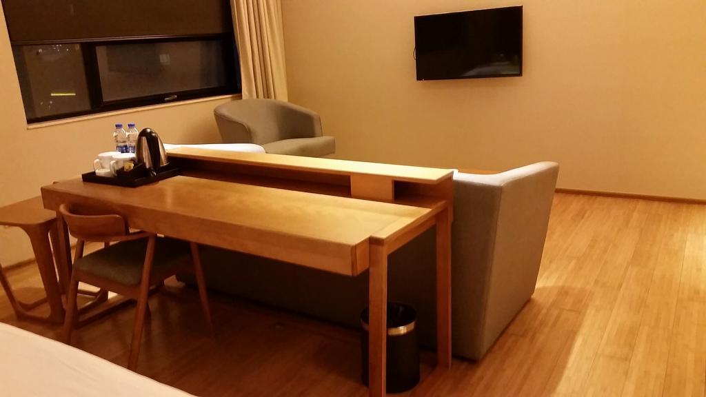 Ji Hotel Wuhan Guanggu Plaza Ngoại thất bức ảnh
