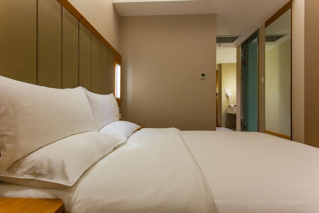 Ji Hotel Wuhan Guanggu Plaza Phòng bức ảnh