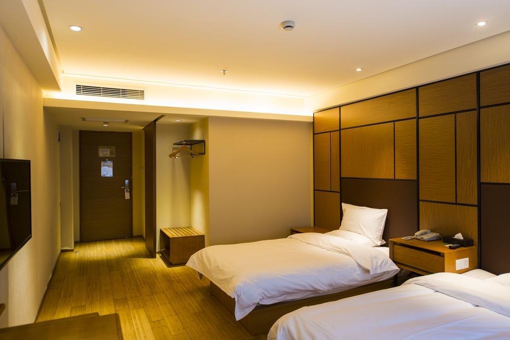 Ji Hotel Wuhan Guanggu Plaza Ngoại thất bức ảnh