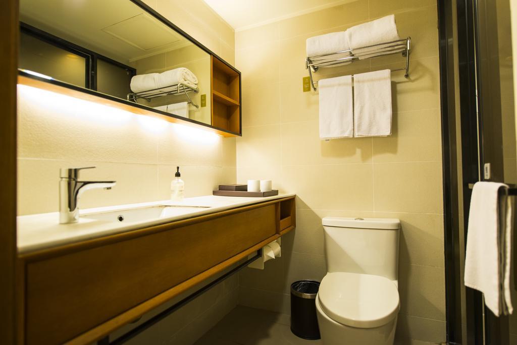 Ji Hotel Wuhan Guanggu Plaza Ngoại thất bức ảnh