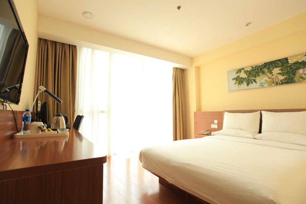 Ji Hotel Wuhan Guanggu Plaza Ngoại thất bức ảnh