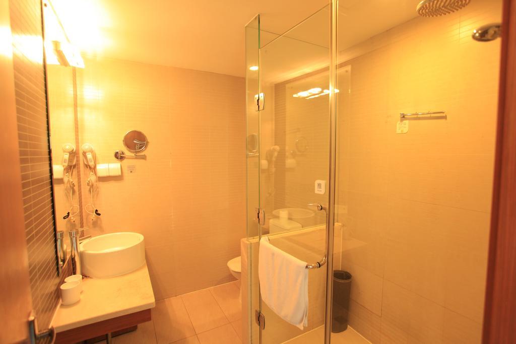 Ji Hotel Wuhan Guanggu Plaza Phòng bức ảnh