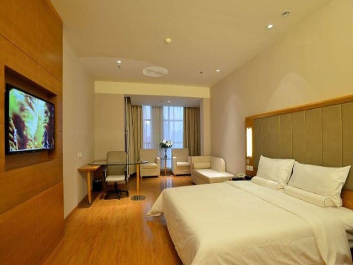 Ji Hotel Wuhan Guanggu Plaza Ngoại thất bức ảnh